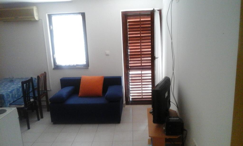 Apartment Rogic Biograd Na Moru Esterno foto