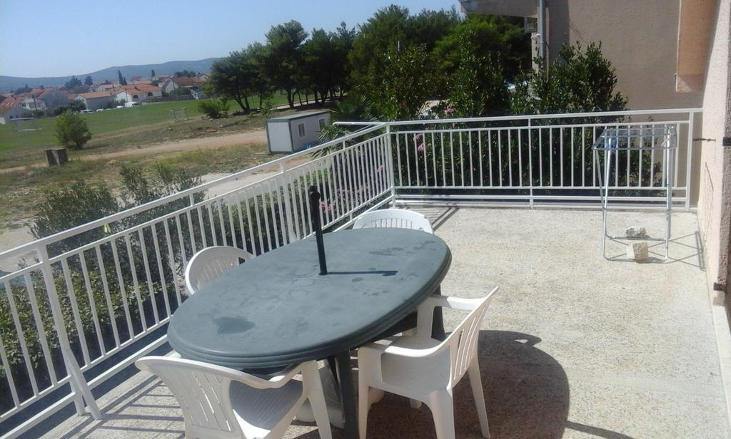 Apartment Rogic Biograd Na Moru Esterno foto