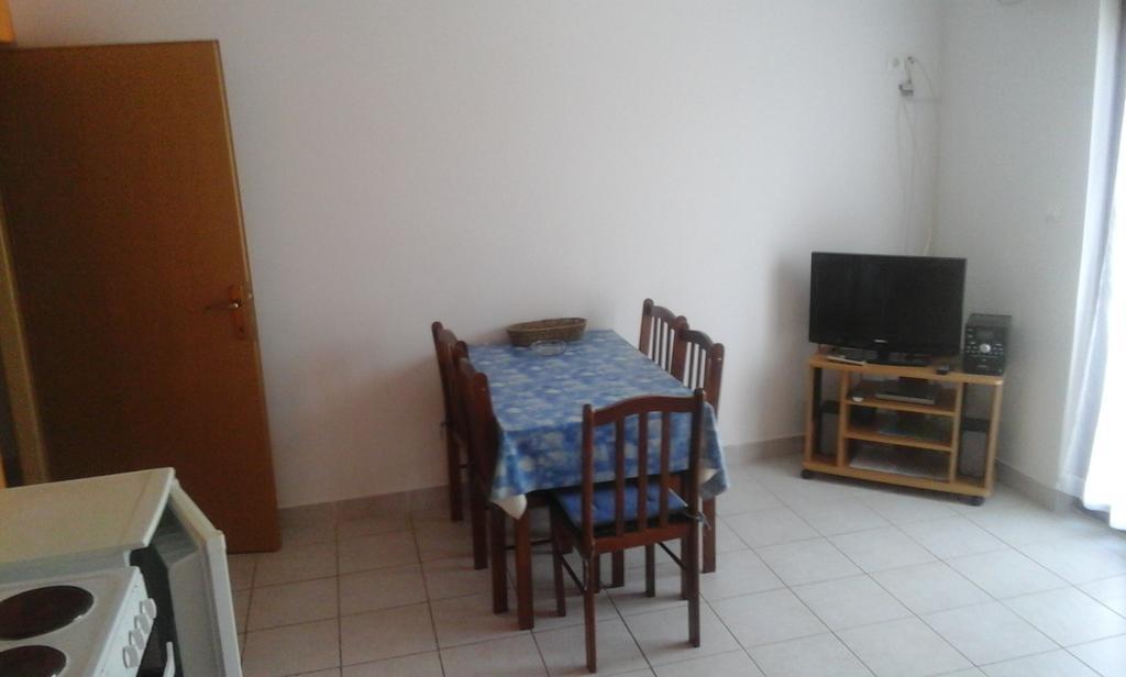 Apartment Rogic Biograd Na Moru Esterno foto